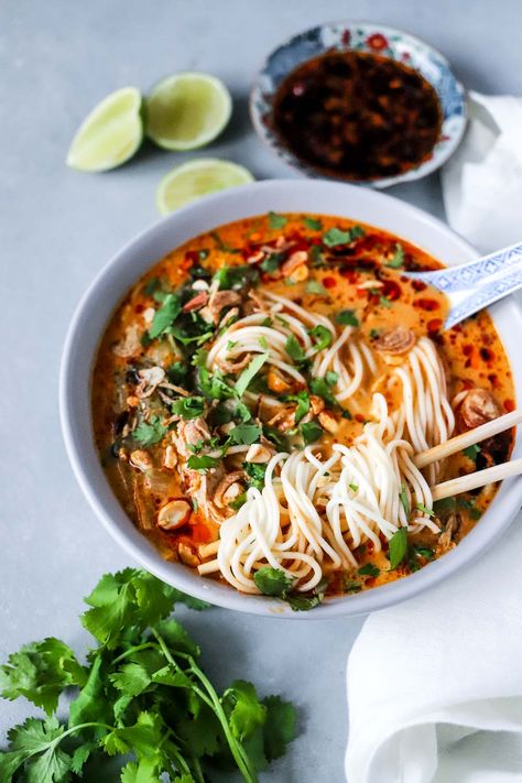 Thai chicken khao soi (coconut curry noodle soup) recipe Red Curry Paste Uses, Thai Curry Noodle Soup, Pad Thai Soup, Nye Dinner Ideas, Chicken Curry Noodles, Khao Soi Recipe, Chicken Khao Soi, Coconut Curry Noodle Soup, Thai Red Curry Noodle Soup