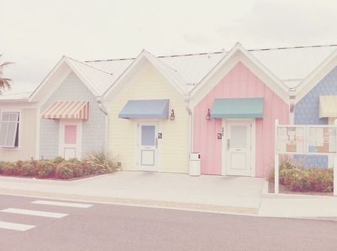 Voodoo Child, Colorful Houses, Pastel House, Decor Shabby Chic, Beach Huts, Pink Houses, Pretty Pastel, Pastel Rainbow, Pastel Aesthetic