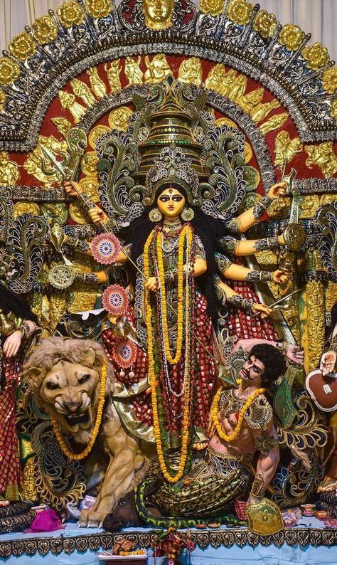 Maa Durga Photo Bengali, Durgamma Photos, Durga Maa Paintings, Maa Image, Maa Durga Photo, Durga Picture, Mom Tattoo Designs, Divine Goddess, Happy Navratri Images