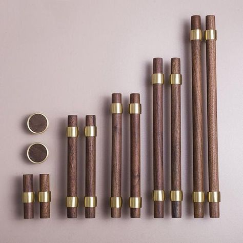 Hey, I found this really awesome Etsy listing at https://www.etsy.com/uk/listing/822408562/dark-wooden-and-brass-cabinet-bar Modern Dresser Knobs, Kitchen Hardware Pulls, Diy Furniture Upgrade, Wooden Drawer Pulls, Kitchen Drawer Pulls, Kitchen Pulls, Wardrobe Handles, Cabinet Door Handles, Wooden Drawers