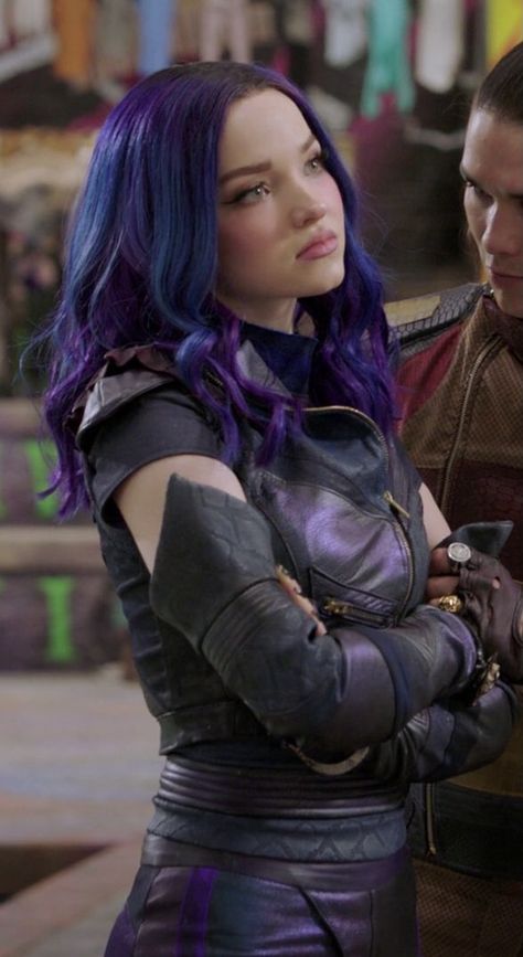 Dove Cameron Descendants, Descendants Pictures, Estilo Blair Waldorf, Mal Bertha, Descendants Mal, Mal Descendants, Descendants Costumes, Disney Descendants Movie, Mal And Evie