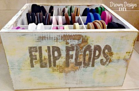 Flip Flop Storage, Organize Closet Space, Clothes Closet Organization, Master Closet, Dream Design, Closet Bedroom, Design Diy, Cleaning Organizing, My New Room