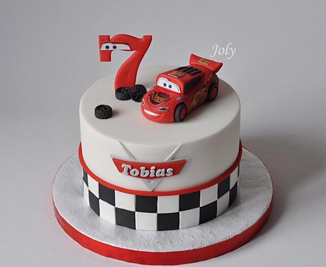 Mc Queen Birthday Cake, The Cars Cake, Light Mcqueen Cake, Birthday Cake Mcqueen, Car Theam Birthday Cake, Cars 3 Cake, Cars Torte, Mcqueen Cake Design, Mcqueen Birthday Cake