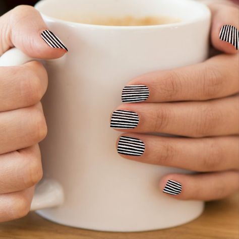 Minx Nails, Black Nail Art, Nail Art Designs Summer, Fall Acrylic Nails, Christmas Nails Acrylic, Nail Art Kit, Nail Patterns, Autumn Nails, Easy Nail Art