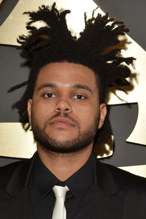 Abel Tesfaye, better known as The Weeknd, has gained notoriety not just for his chart-topping tracks and captivating live shows but also for his recognizable hairstyle - freeform dreadlocks. The Canadian singer-songwriter has sported this unique look from the outset of his profession, and it has become a trademark feature of his personality. #Leapice#TheWeeknd#TheWeekndFreeformDreads Weeknd Hair, Freeform Dreadlocks, Freeform Dreads, The Outset, Abel Makkonen, Abel The Weeknd, Abel Tesfaye, Music Artist, The Weeknd