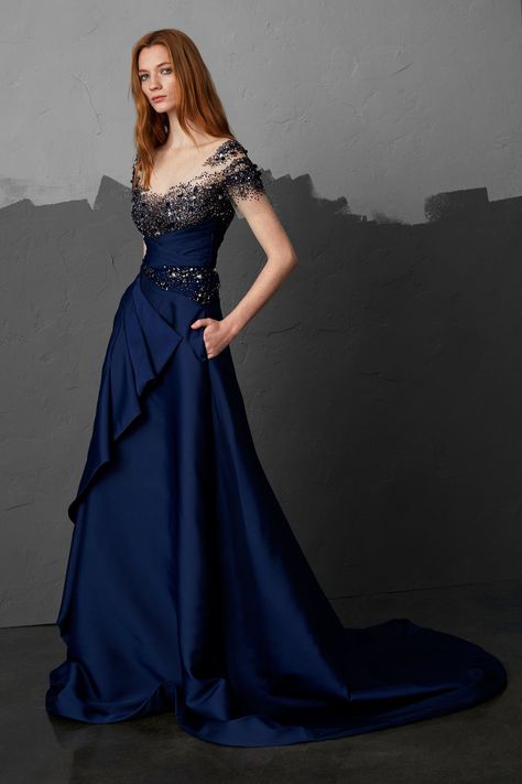 Blue Dressers, Blue Dress Aesthetic, Dressers Painted, Navy Blue Wedding Dress, Fancy Dress Ideas, Bakra Eid, Outfit Navy, Pamella Roland, Blue Evening Gowns