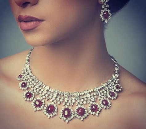 Talwar Jewellers, Diamond Jewelry Expensive, Ruby Jewelry Necklaces, Coral Jewelry Set, Ruby Jewellery, Vintage Style Necklace, Diamond Pendants Designs, Big Necklace, Diamond Necklace Designs