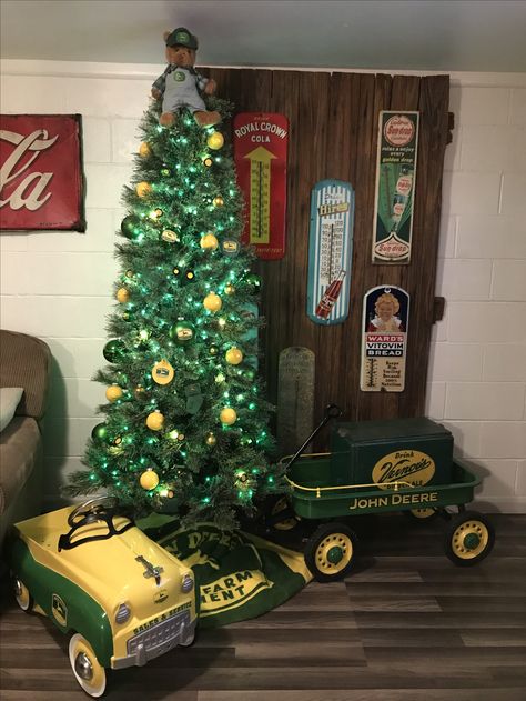 John Deere Christmas tree John Deere Christmas Tree, John Deere Crafts, John Deere Decor, Christmas Tree Outdoor, Barn Christmas, Country Christmas Trees, Christmas Tree And Fireplace, Holiday Trees, Hunting Humor