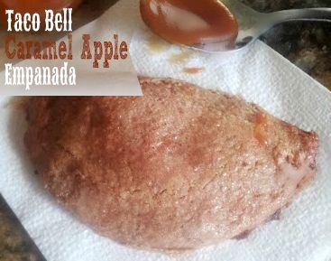 Taco Bell Caramel Apple Empanada, Caramel Apple Empanadas, Dessert Empanadas Recipe, Apple Empanadas, Quick Apple Dessert, Empanada Recipes, Caramel Apple Desserts, Sugary Treats, Homemade Pie Crust Recipe