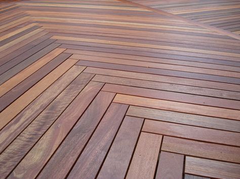 Herringbone deck pattern Herringbone Deck, Deck Patterns, Deck Building Plans, Laying Decking, Deck Flooring, Porch Floor, Deck Construction, Into The Wood, Timber Deck