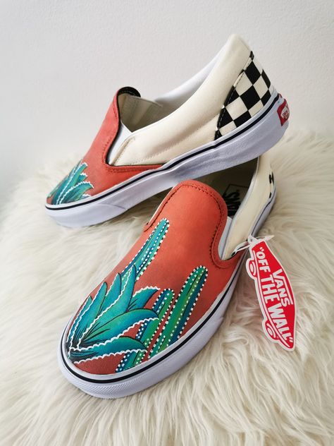 Western Shoe Painting Ideas, Western Painted Shoes, Painted Vans Diy Easy, Western Painted Vans, Western Vans, Painted Vans Ideas, Painted Shoes Ideas, Painting Vans, Sharpie Shoes