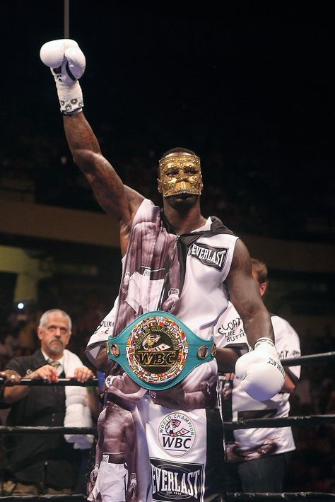 Deontay Wilder WBC Heavyweight Champion Deontay Wilder, Boxing Images, Ufc Boxing, Boxing Posters, Boxing History, Professional Boxer, Ufc Fighters, Tyson Fury, Sports Baby