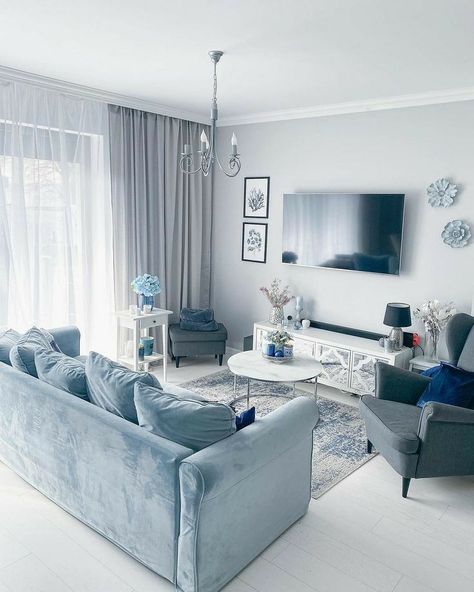 Blue Sofa Living Room Ideas, Blue Sofa Living Room, Sofa Living Room Ideas, Blue Sofa Living, Blue Sofas Living Room, Blue And White Living Room, Styl Hampton, Apartment Dining Room, Blue Living Room Decor