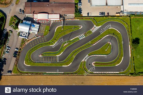 Homemade Go Kart, Go Kart Plans, Go Kart Tracks, Race Car Track, Go Kart Buggy, Rc Track, Go Kart Racing, Ho Slot Cars, Slot Car Racing