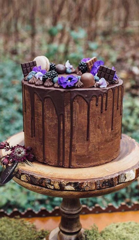 1. Woodland Inspired Chocolate Wedding Cake When it comes to wedding cake ideas, there are many different choices these days. From simple, contemporary to... Chocolate Cake Flowers, Floral Chocolate Cake, Chocolate Cake With Flowers, Chocolate Birthday Cake Decoration, Chocolate Cake Designs, Chocolate Drip Cake, Chocolate Wedding, Birthday Cake With Flowers, Wedding Cake Recipe