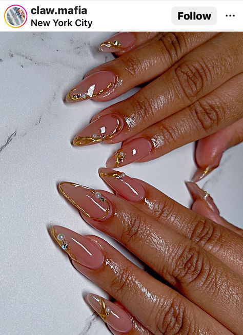 Acrylic Nails Almond Shape, Gold Chrome Nails, Natural Nail Designs, Chrome Nails Designs, Work Trip, Drip Nails, Swarovski Nails, Flower Nail Designs, Simple Acrylic Nails