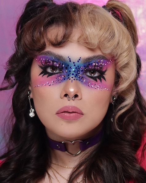 Sandra on Instagram: “~💖💜💙~ I got a few request to create a look with the bi flag colors so this is for you!!! 💖💜💙 Inspired by @maxwellvice and @rowisingh…” Bisexual Pride Makeup, Goth Eye Makeup, Makeup Themes, Artsy Makeup, Bi Flag, Pride Makeup, Face Art Makeup, Eye Makeup Pictures, Pinterest Makeup