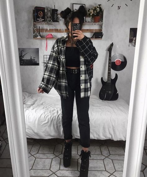 grunge aesthetics🌙 on Instagram: “Style inspo 🖤 1, 2, 3, 4, 5, 6, 7, 8 or 9? Follow @internetgrunge for more ✨” Look Grunge, E Girl Outfits, Goth Outfit, Fest Outfits, Aesthetic Grunge Outfit, Style Hairstyle, Hipster Outfits, Grunge Look, Alt Fashion