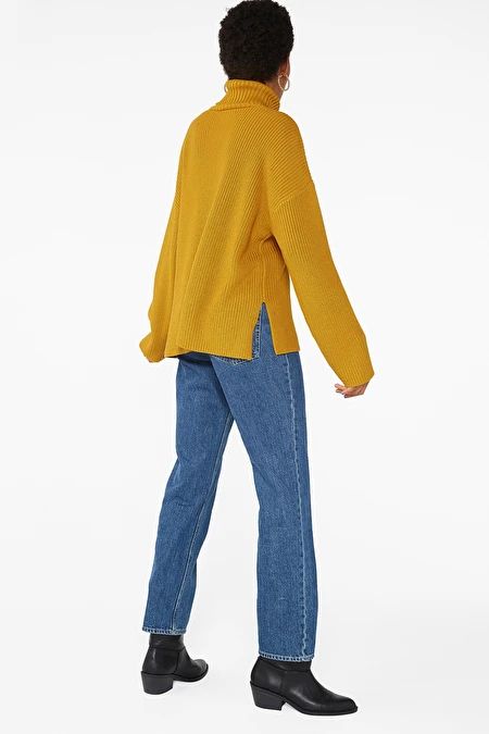 Knitted turtleneck sweater - Mustard yellow - Knitwear - Monki FI Yellow Turtleneck Outfit, Yellow Sweater Outfit, Yellow Knitwear, Mustard Yellow Outfit, Yellow Turtleneck, Mustard Yellow Sweater, Knitted Turtleneck, Classic Turtleneck, Chunky Cable Knit