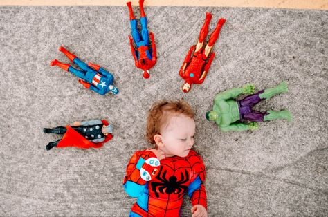 Spiderman Birthday Pictures, 3rd Birthday Photoshoot Ideas Boy, Superhero Photoshoot, Birthday Photoshoot Ideas Boys, Spidey Party, Diy Photo Studio, Spidey Birthday, Spiderman Birthday Party Decorations, Spider Baby