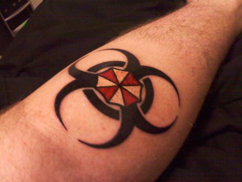 Re8 Tattoo, Resident Evil Herb Tattoo, Resident Evil Tattoo Design, Resident Evil 7 Tattoo, Resident Evil Sleeve Tattoo, Evil Tattoo Ideas, Resident Evil Logo, Biohazard Tattoo, Resident Evil Tattoo