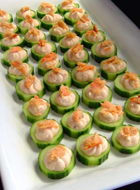 Platters Ideas, Cold Finger Foods, Icing Nozzles, Cucumber Bites, Reception Food, Finger Foods Easy, Wedding Reception Food, Seafood Appetizers, Cold Appetizers