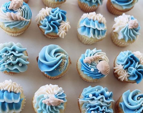 Almond ocean minis 🌊 . . . #oceancupcakes #summercupcakes #minicupcakes #cupcakedecorating #wiltoncakes #albuquerque #albuquerquecupcakes #albuquerquebaker #albuquerquecakes Ocean Themed Cupcakes, Underwater Cupcake Ideas, Ocean Themed Baked Goods, Seafood Themed Cupcakes, Sea Cupcake Ideas, Cupcake Ocean Theme, Beach Themed Cupcakes, Ocean Cupcakes, Beach Theme Cupcakes