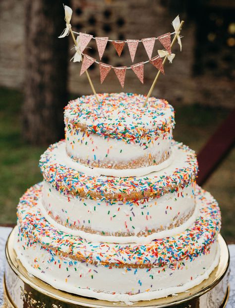 confetti funfetti three-tier sprinkle wedding cake Sprinkle Wedding Cakes, Colorful Wedding Cakes, Fig Cake, Wedding Cake Ombre, Pear Cake, Creative Wedding Cakes, Wedding Cake Recipe, Big Cakes, Fall Wedding Cakes