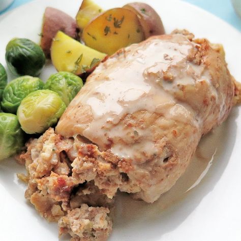 Turkey Cutlets with Sausage Stuffing make a perfect #SundaySupper meal! Turkey Stuffing With Sausage, Turkey Breast Cutlets, Stuffing With Sausage, Turkey Cutlet Recipes, Sit Down Dinner, Chicken Italian, Sausage Stuffing Recipe, Turkey Cutlets, Sausage Stuffing