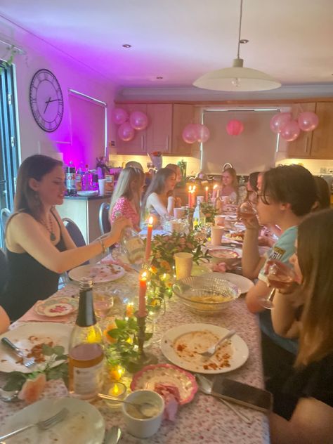 Tea party/ birthday/ party/ dinner/ meal/ girls/ friends/ candle/ summer/ aesthetic/ galentines/ garden party/ flowers/ girl/ 17/ teenager/ pink/ pretty/ candit Aesthetic Galentines, Garden Party Flowers, Birthday Party Dinner, Tea Party Birthday Party, Teenage Parties, 21st Party, Dinner Meal, Party Dinner, Tea Party Birthday