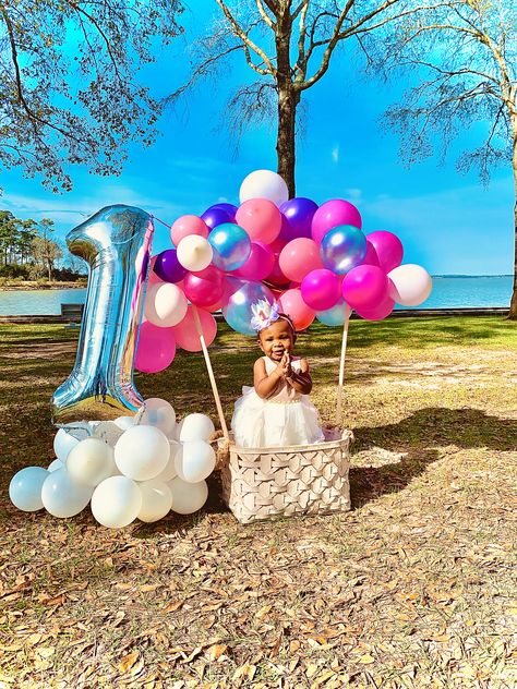 DIY hot air balloon basket and “1” with balloon clouds Balloon Basket, Diy Hot Air Balloons, Ballon Party, Balloon Clouds, Hot Air Balloon Party, Roller Skating Party, 1st Birthday Photoshoot, Beautiful Photoshoot Ideas, Skate Party