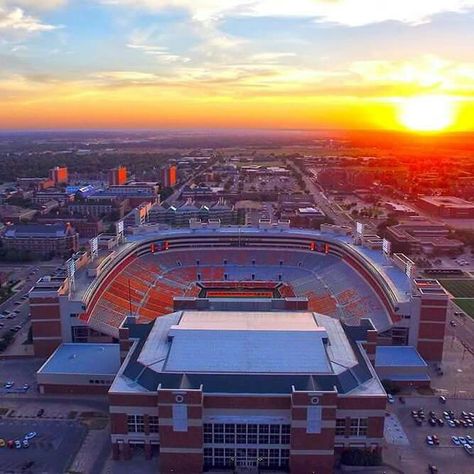 Orange Power, Osu Cowboys, Go Pokes, College Aesthetic, Oklahoma State Cowboys, Dream College, Dream School, All Blacks, Auburn University