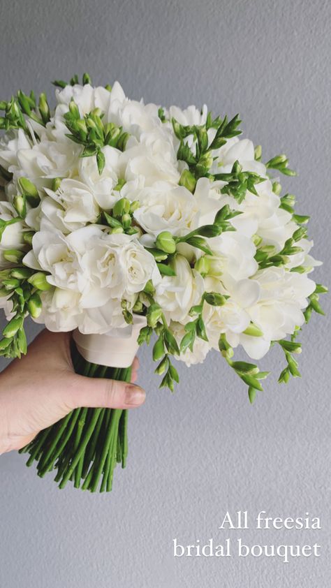 Carnation Wedding, Brides Flowers Bouquet, Small Wedding Bouquets, Simple Wedding Bouquets, Bridal Bouquet Flowers, Wedding Design Decoration, White Wedding Bouquets, Bride Flowers, Wedding Mood