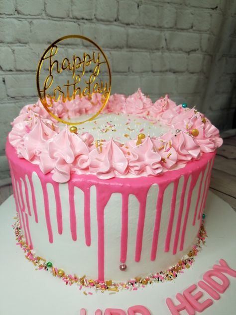 Bright Pink Cake, Pink Round Cake, Bright Pink Birthday Cake, Pink Cake With Sprinkles, Pink Birthday Cake With Sprinkles, Round Sprinkle Birthday Cake, Sweet Corner, Drizzle Cake, Cute Birthday Ideas