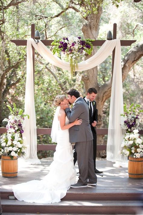 Bohemian Backdrop, Wooden Wedding Arches, Wedding Outside, Wedding Arch Rustic, Wedding Ceremony Arch, Wedding Arbour, Wedding Arch Flowers, Wedding Altars, Arch Flowers