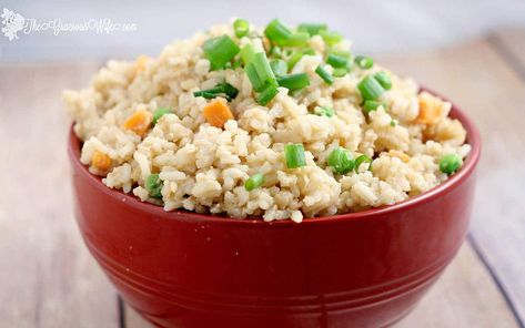 Learn how to make homemade Fried Rice at home with this easy copycat Fried Rice Recipe. As good as the real restaurants! Great for an easy rice side dish recipe! Broccoli Garlic Sauce, Easy Chicken Teriyaki Recipe, Easy Rice Side Dishes, Easy Chicken Teriyaki, Frozen Peas And Carrots, Fried Rice At Home, Make Fried Rice, Homemade Fried Rice, Easy Fried Rice