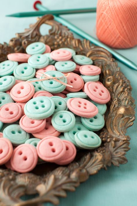 Vanilla Button Cookies – Just for Fun! – Cooking Melangery Button Cookies, Shower Desserts, Baby Shower Desserts, Baby Shower Cookies, Sugar Rush, Cakepops, Cookie Monster, Cupcake Cookies, Cookie Bars