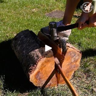 Guy Turns Firewood into Floating Shelves! 🔥 | Guy Turns Firewood into Floating Shelves! 🔥 I found this beautiful log on the side of the road, so I decided to save it from the burn pile and make some... | By Fix This Build ThatFacebook Bar Tops, Summer Mantle Decor, Kitchen Tables, Diy Summer, Front House Landscaping, 2x4 Furniture Plans, Funky Painted Furniture, Summer Home Decor, Outdoor Patio Decor