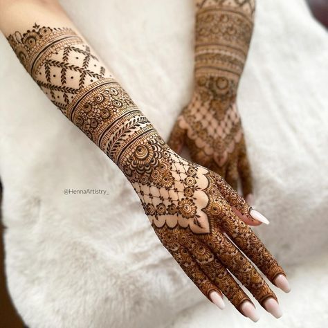 Bridal Henna 2023, Nikah Henna, Latest Mehndi Designs Wedding, Traditional Henna Designs, Wedding Henna Designs, Full Mehndi, Bridal Mehandi, Room Cleaning, Eid Mehndi Designs