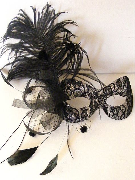 You Can Make Your Own DIY Masquerade Mask From Home - http://www.stylishboard.com/can-make-diy-masquerade-mask-home/ Diy Masquerade Mask, Masquerade Mask Diy, Mascarade Party, Masquerade Mask Black, Black Masquerade Mask, Lace Masquerade Masks, Masquerade Theme, Masquerade Wedding, Masquerade Masks