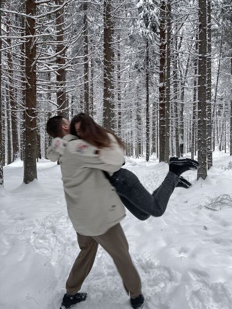 Couples In The Snow Aesthetic, Couple Goal Snow, Playing In The Snow Couple Aesthetic, December Aesthetic Couple, Aesthetic Couple Winter, Couples Winter Aesthetic, Cute Winter Couple Photos, Couple Snow Pictures Aesthetic, Couples Winter Pictures