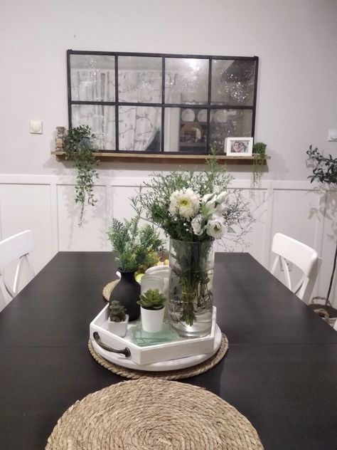 I was redoing my dining room and I had an empty wall perfect for a mirror. I 've seen a lot of tutorials on how to age a mirror, and it seemed It would be quite a project, but I was determined to do it! I had a huge old mirror laying in my basement, waiting it's moment to come. A now I finally made up my mind... It's a GO time!!I love the look of old mirrors, they have so much character and look so unique. I know it's not everybody's cup of tea, but I wanted that look in my dining room… Dinning Room Mirror, Dining Table Centerpiece Ideas, Creative Dining Table, Dining Table Decor Ideas, Table Centerpiece Ideas, Hall Entrance, Aged Mirror, Mirror Dining Room, Dining Room Table Centerpieces