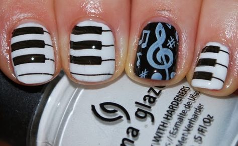 Musical nails www.colorfulcrack.com Piano Nails, Music Note Nails, Music Nail Art, Music Nails, Punk Nails, Really Cute Nails, Disney Nails, Manicure Y Pedicure, Dream Nails