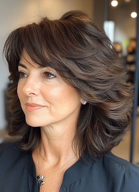 Short Layers Hairstyle Women, Womens Hair Styles Medium Length, Voluminous Short Haircut, Short Medium Length Hair With Layers, Long Layer Bob Hairstyles, Ingenue Hairstyle, Haircuts For Over 60 Older Women Medium Length, Hairstyles Over 60 Older Women New Looks, Short Layers Medium Length