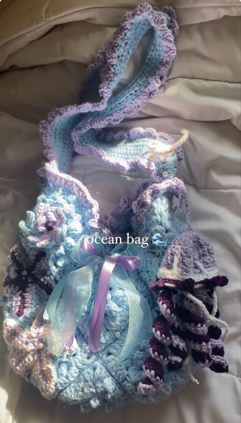 Summer Crochet Accessories, Random Crochet Projects, Crochet Projects Bag, Crochet Functional, Mermaidcore Crochet, Functional Crochet, Crochet Charms, Crochet Bag Charm, Ocean Bag