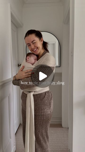 Charlotte Greedy on Instagram: "how to tie a baby sling 🤍 save this for later!  #babysling #babywrap #babywrapping #sling #babywearing #babywearer #babyslings #newborn #babygirl #newborn #babymomlife #mumlife #mummyblogger #mumsofinstauk" Best Baby Sling, Newborn Wrapping Techniques, Baby Harness, Baby Wrap Newborn, Baby Holder, Kangaroo Baby, Baby Sling, Ring Sling, 4 Month Olds