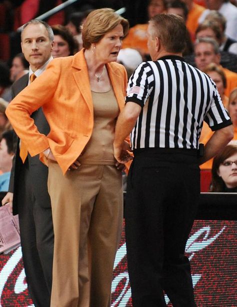 Pat Summit, one of the most influential people in the history of women's sports, was awarded the Medal of Freedom Lady Vols Basketball, Pat Summitt, Tn Vols, Most Influential People, Sports Page, Go Vols, Tennessee Football, Rocky Top, Influential People