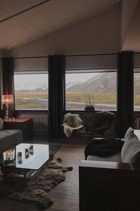 Iceland Cabin Interior, Interior Spaces Photography, Icelandic Home Interior, Icelandic Interior Design, Icelandic Interior, Iceland Interior, Dark Scandinavian Interior, Nordic Vibes, Masculine Decor