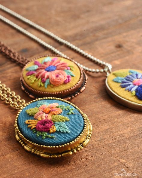 Diy Embroidery Shirt, Embroidery Pendant, Embroidery Leaf, Diy Pendant Necklace, Followers On Instagram, Floral Embroidery Patterns, Fiber Jewelry, Hat Embroidery, Pottery Handmade