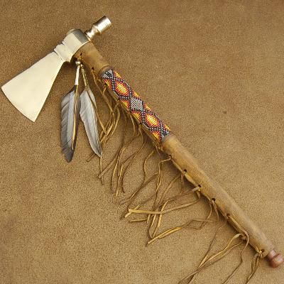 Indian Tomahawk, Peace Pipe, Native American Artifacts, Native American Heritage, American Indian Art, Native American Tribes, Native American History, Native American Culture, Native American Fashion